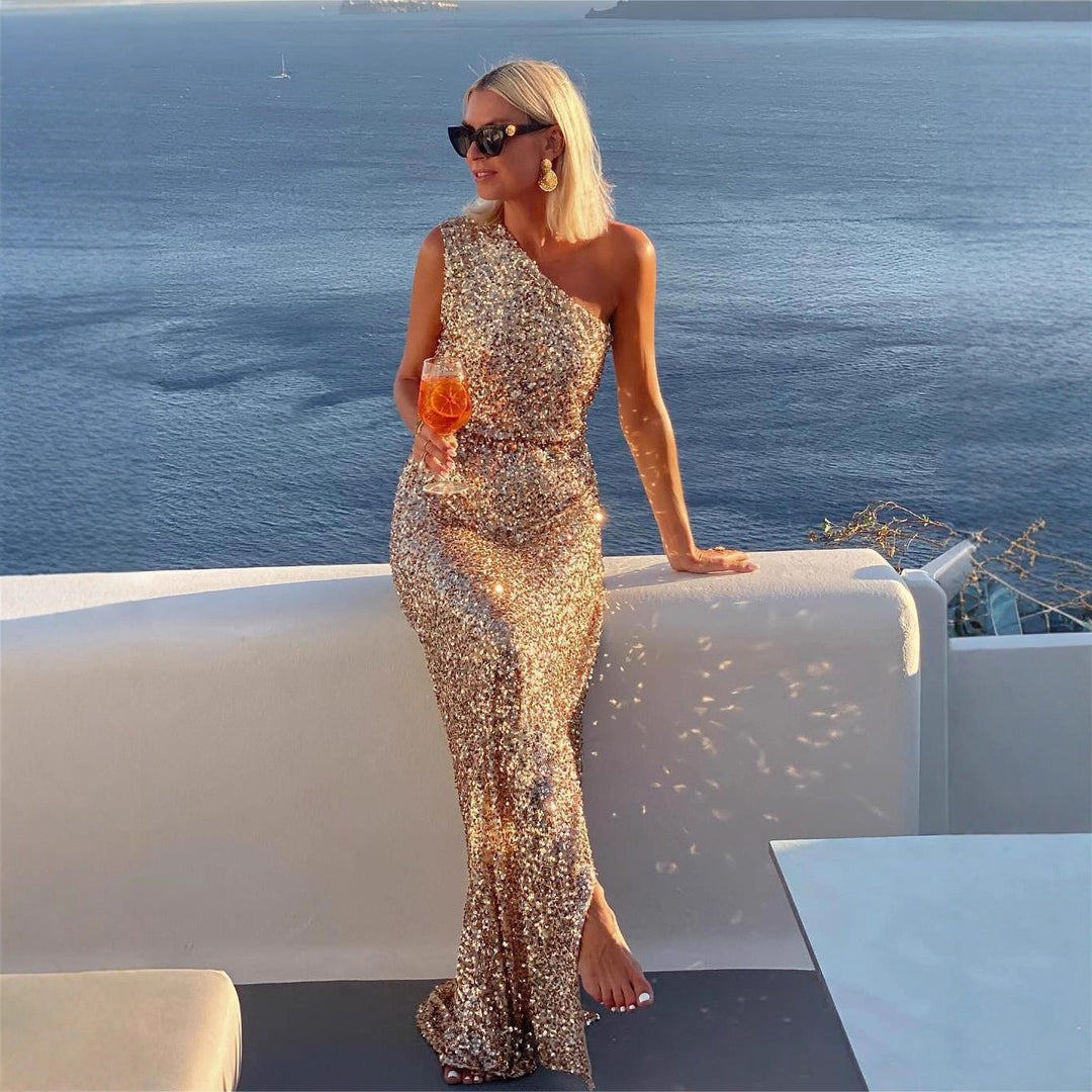 Kvinnor Elegant Aftonklänning med Glittrande Paljettmaterial och Sidoklyfta Mirla-Eva Jonsson