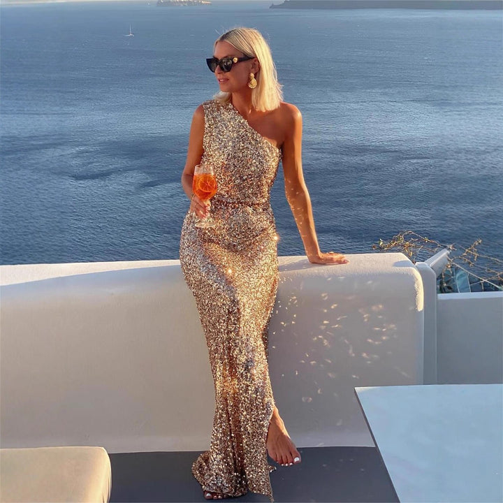 Kvinnor Elegant Aftonklänning med Glittrande Paljettmaterial och Sidoklyfta Mirla-Eva Jonsson