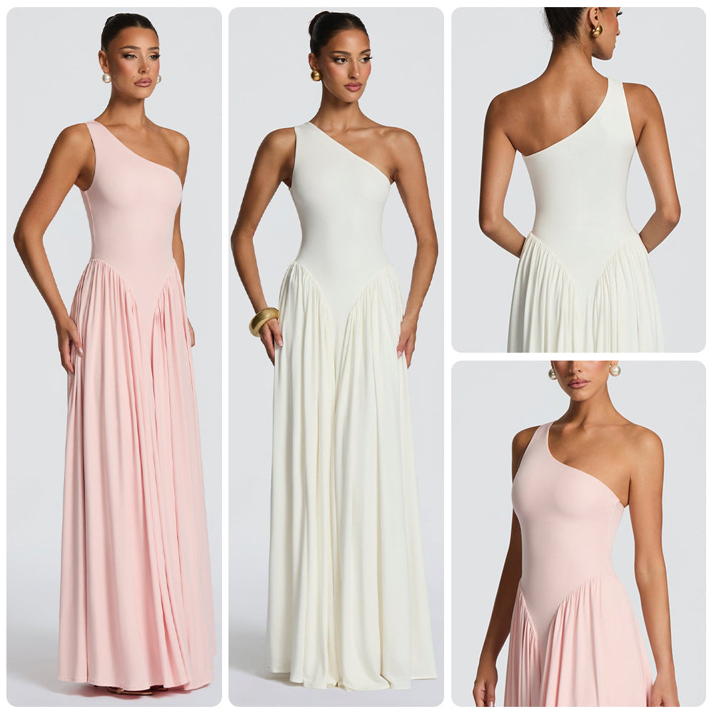 Kvinnor Elegant Asymmetrisk Maxi Klänning med Flödande Kjol och Fina Drapering Detaljer Mirla-Eva Jonsson