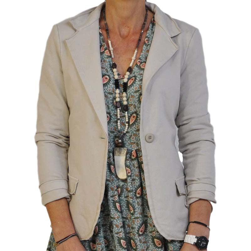 Kvinnor Elegant Blazer med Strukturella Detaljer och Slim-Fit Klipp Mirla-Eva Jonsson