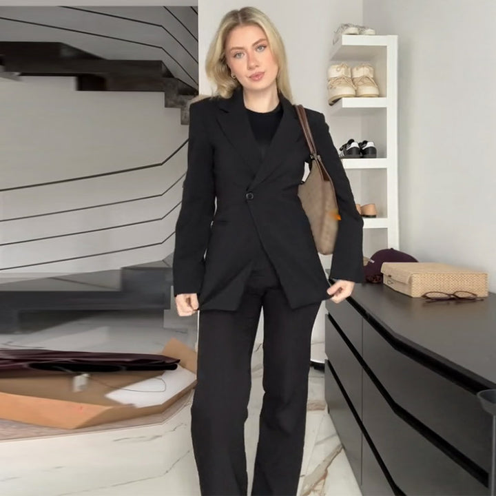 Kvinnor Elegant Blazer med figursydd passform och praktiska fickor Eva Jonsson-Eva Jonsson
