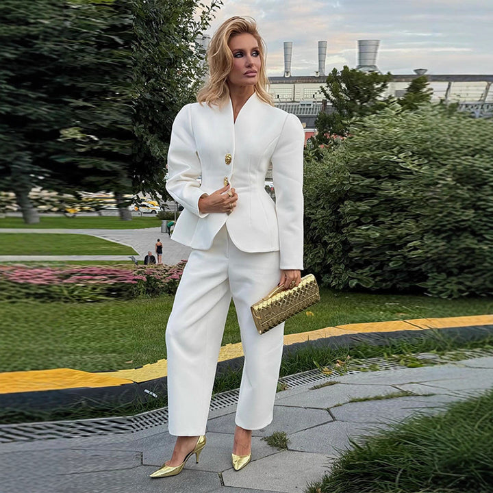 Kvinnor Elegant Blazer och Byxor Set med Guldknappar Mirla-Eva Jonsson
