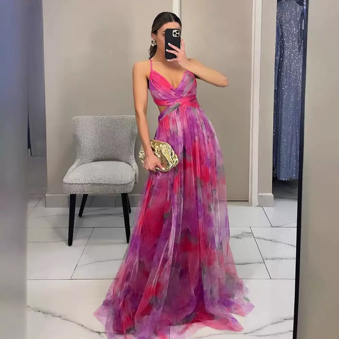 Kvinnor Elegant Bröllopsklänning med Flödande Chiffon och Utskurna Detaljer Mirla-Eva Jonsson