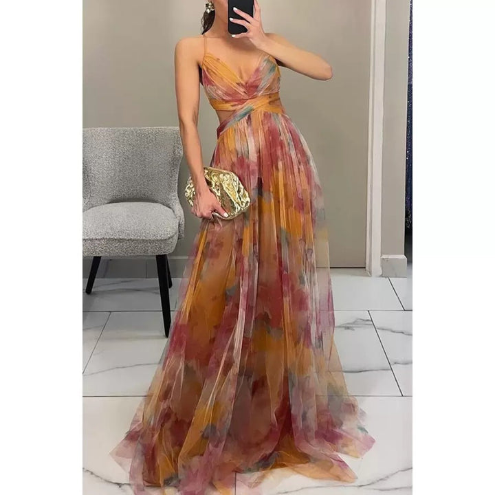 Kvinnor Elegant Bröllopsklänning med Flödande Chiffon och Utskurna Detaljer Mirla-Eva Jonsson