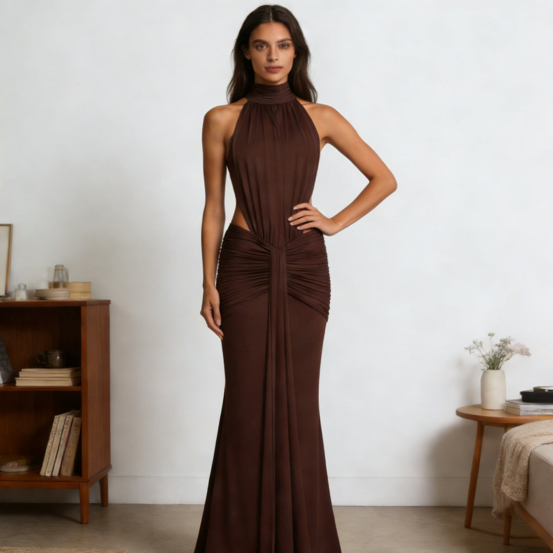 Kvinnor Elegant Draperat Evening Dress med djup ryggöppning och figurnära snitt Mirla-Eva Jonsson