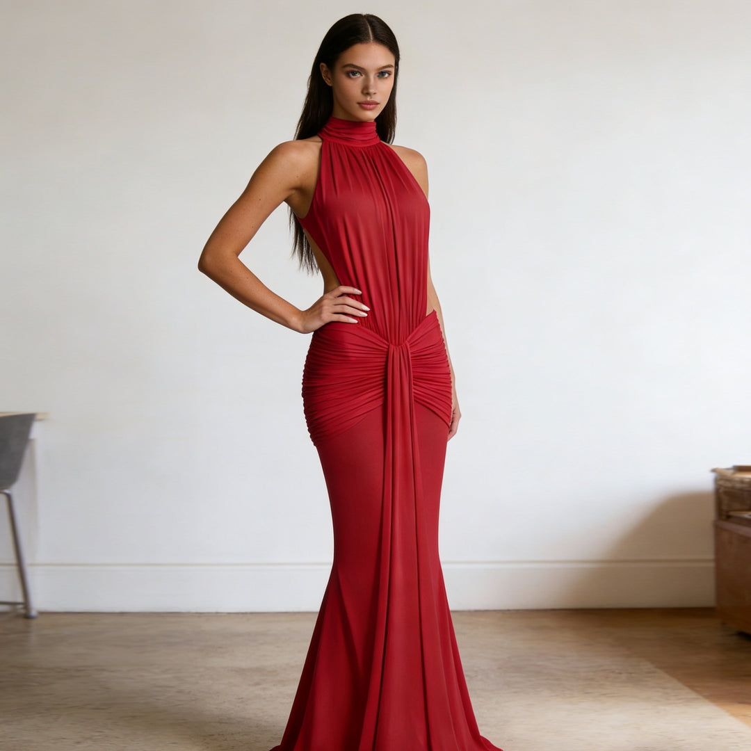 Kvinnor Elegant Draperat Evening Dress med djup ryggöppning och figurnära snitt Mirla-Eva Jonsson