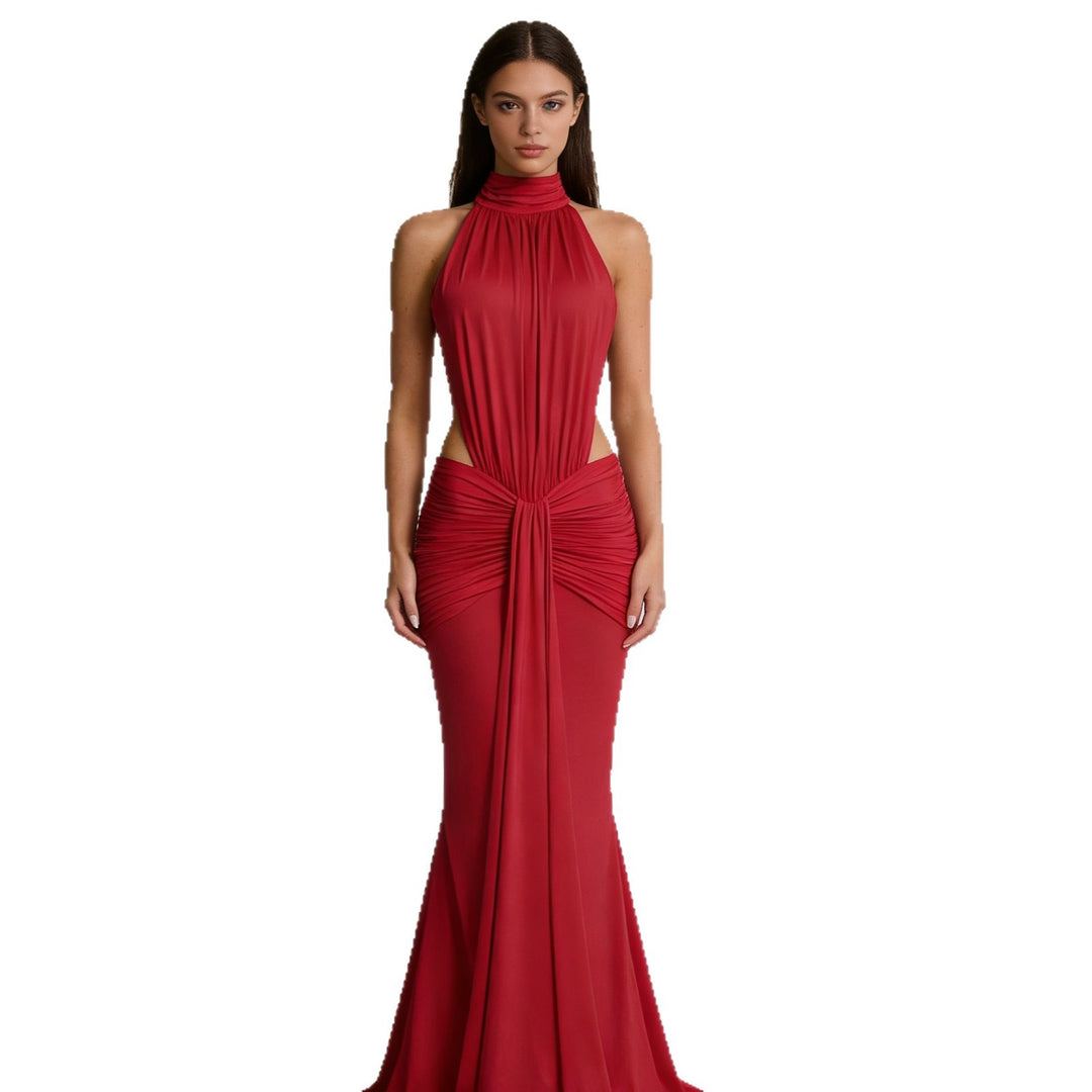 Kvinnor Elegant Draperat Evening Dress med djup ryggöppning och figurnära snitt Mirla-Eva Jonsson