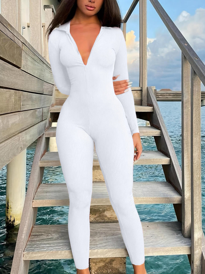 Kvinnor Elegant Jumpsuit med V-ringning och lång ärm Mirla-Eva Jonsson