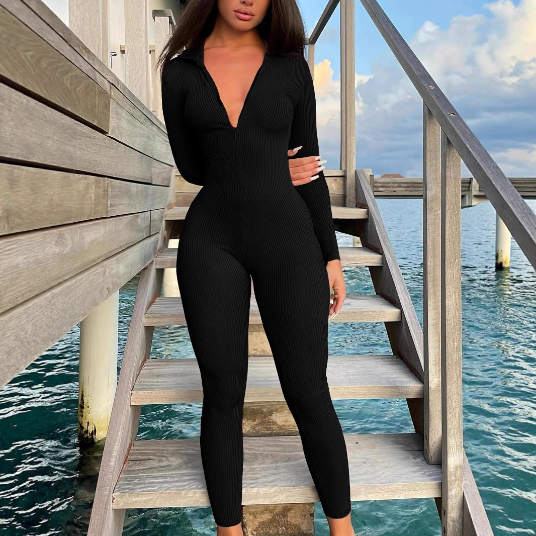 Kvinnor Elegant Jumpsuit med V-ringning och lång ärm Mirla-Eva Jonsson