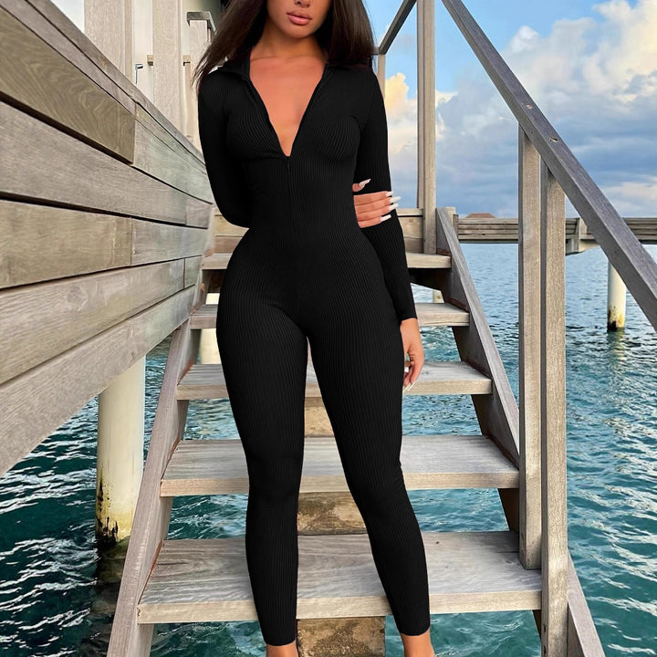 Kvinnor Elegant Jumpsuit med V-ringning och lång ärm Mirla-Eva Jonsson