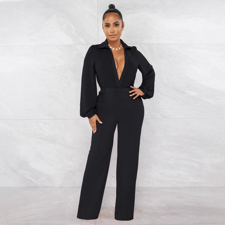Kvinnor Elegant Jumpsuit med djup V-ringning och vid ben Mirla-Eva Jonsson