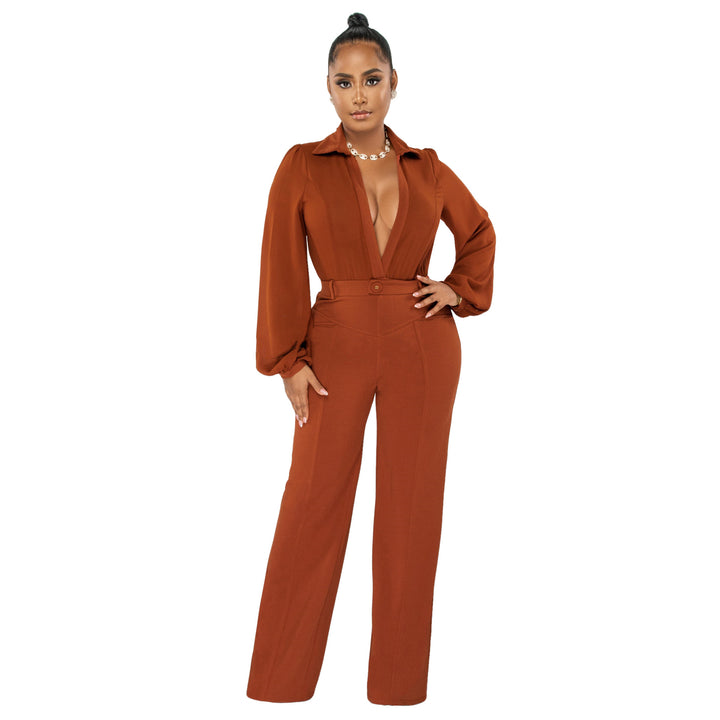 Kvinnor Elegant Jumpsuit med djup V-ringning och vid ben Mirla-Eva Jonsson