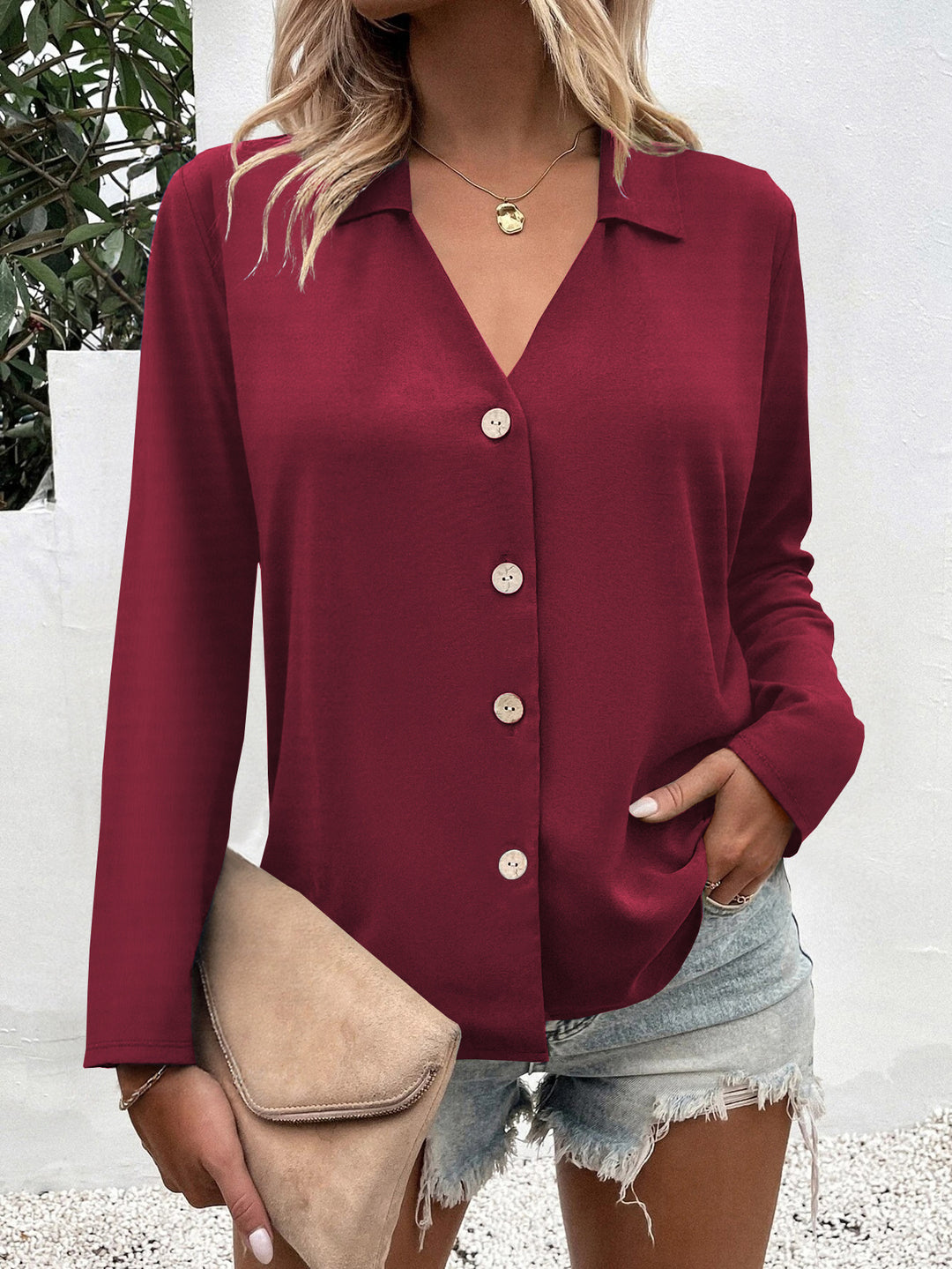 Kvinnor Elegant Långärmad Blus med Knappar Detaljering Mirla-Eva Jonsson