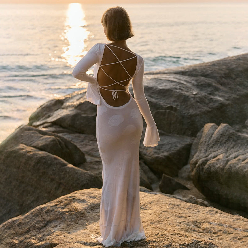 Kvinnor Elegant Maxi Klänning med Chic Vinge Ärmar Design Mirla-Eva Jonsson