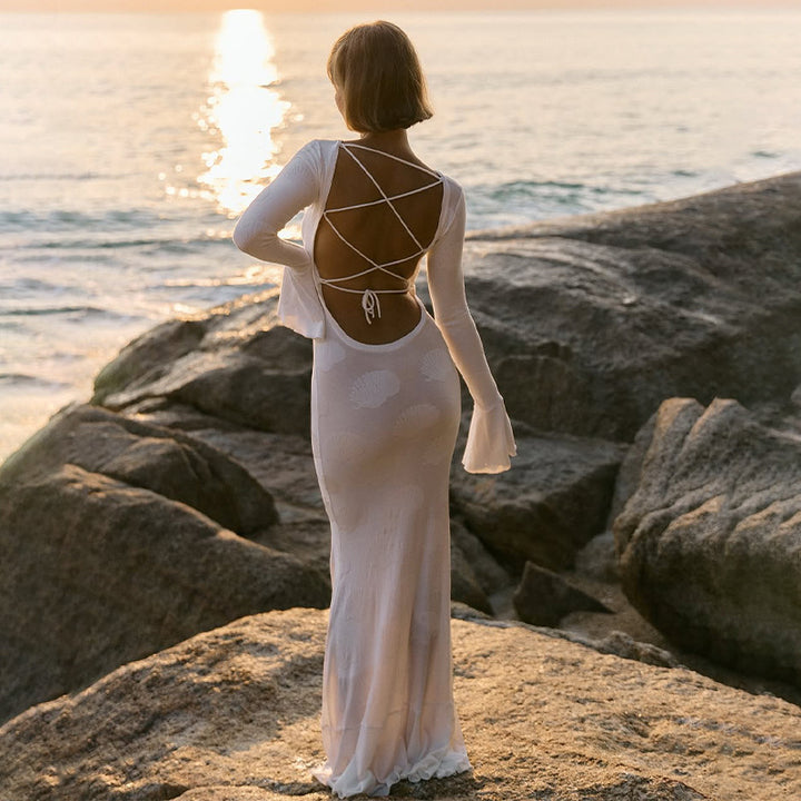 Kvinnor Elegant Maxi Klänning med Chic Vinge Ärmar Design Mirla-Eva Jonsson