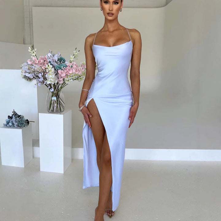 Kvinnor Elegant Maxi Klänning med Hög Slits och Smal Rem Design Mirla-Eva Jonsson