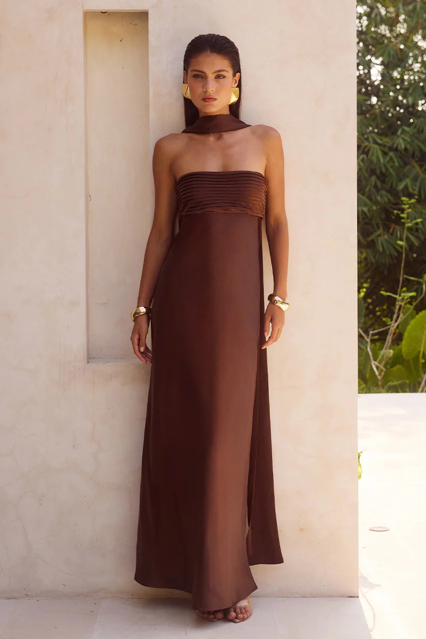 Kvinnor Elegant Maxi Klänning med Off-Shoulder Design och Slim Top-Eva Jonsson