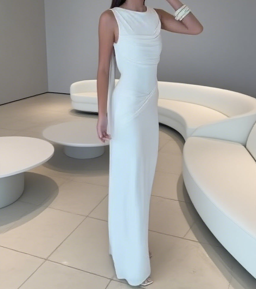 Kvinnor Elegant Maxi-klänning med sofistikerad drapering och asymmetrisk skärning Mirla-Eva Jonsson