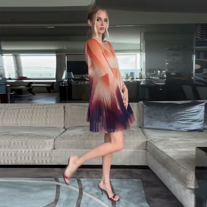 Kvinnor Elegant Plisserad Klänning med V-Urtavla och Vid Skärning Eva Jonsson-Eva Jonsson