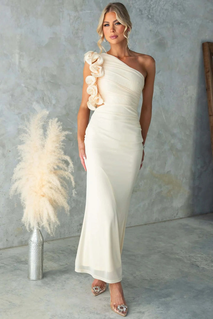 Kvinnor Elegant Ruffled Maxi Klänning med Off-Shoulder Design och Skräddarsydd Passform-Eva Jonsson