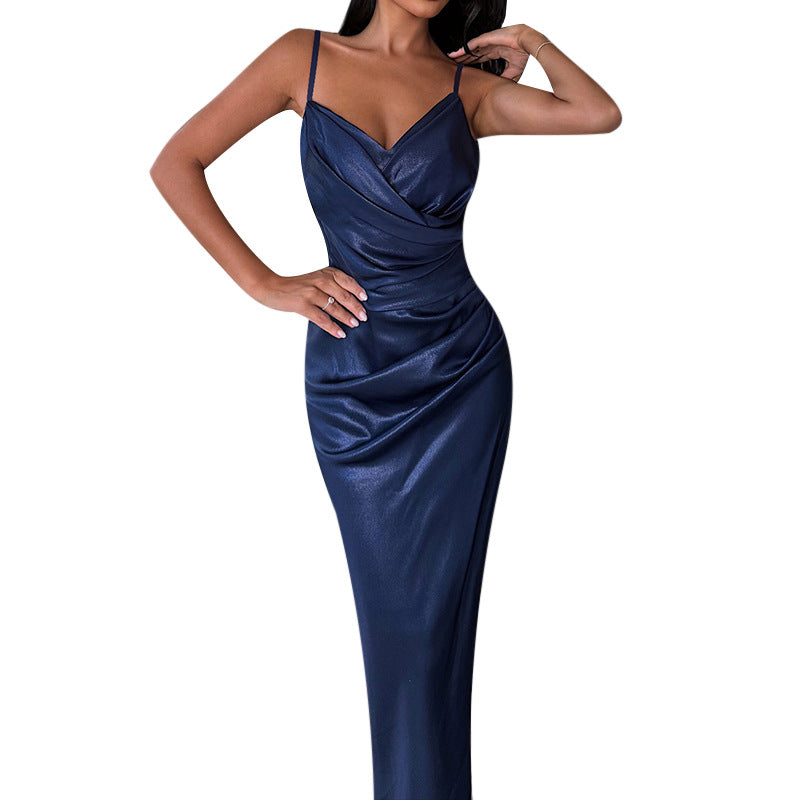 Kvinnor Elegant Satin Maxi Klänning med Djup Slits och Justerbara Band Mirla-Eva Jonsson