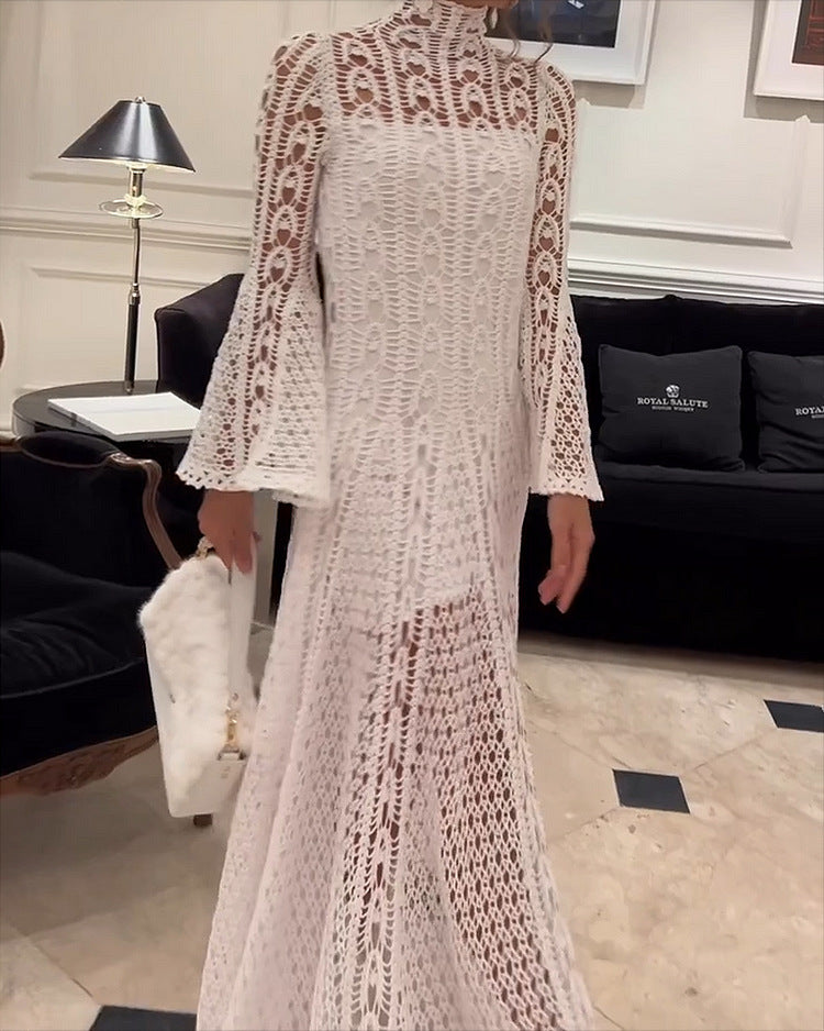 Kvinnor Elegant Spets Maxi Klänning med Hög Krage och Transparenta Ärmar Mirla-Eva Jonsson