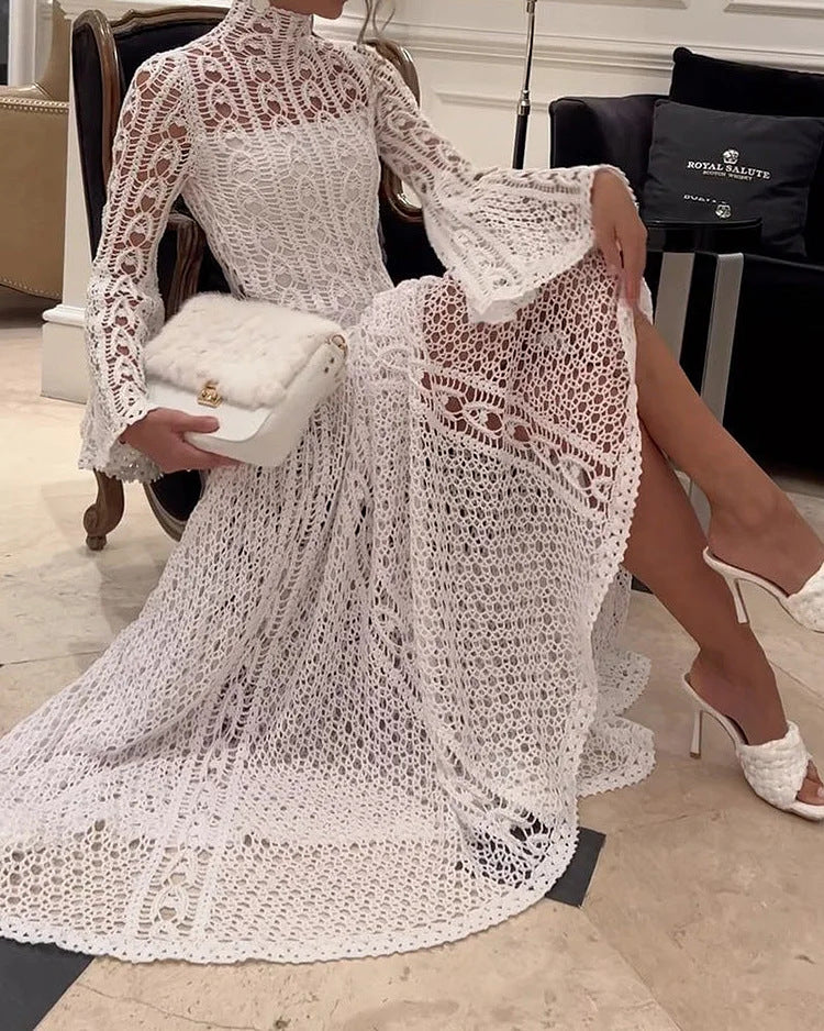 Kvinnor Elegant Spets Maxi Klänning med Hög Krage och Transparenta Ärmar Mirla-Eva Jonsson
