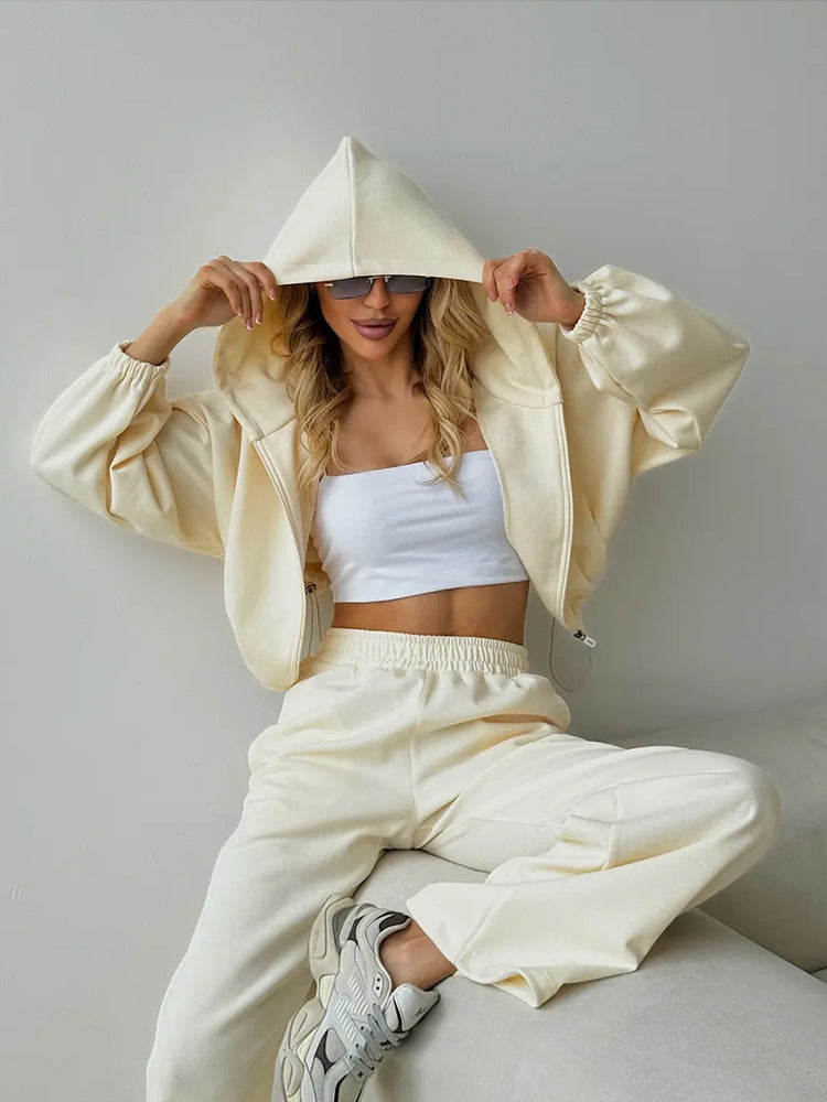 Kvinnor Elegant Sportig Set med Huva och Vida Byxor Mirla-Eva Jonsson