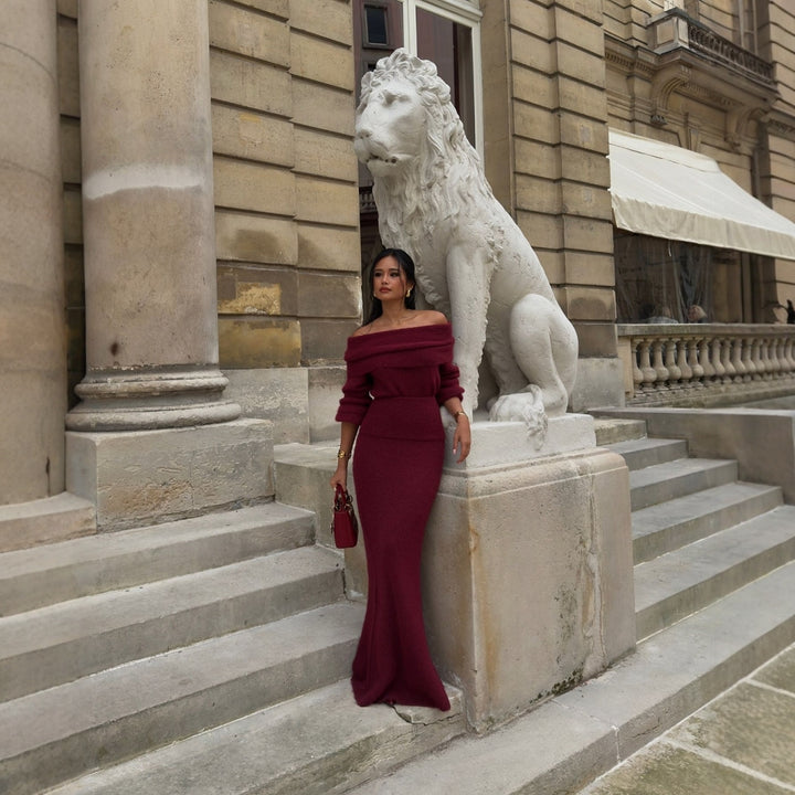 Kvinnor Elegant Stickad Maxi Klänning med Off-Shoulder Design och Långa Ärmar Mirla-Eva Jonsson
