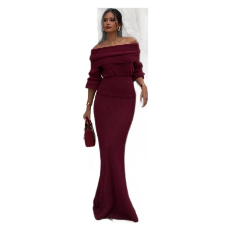 Kvinnor Elegant Stickad Maxi Klänning med Off-Shoulder Design och Långa Ärmar Mirla-Eva Jonsson