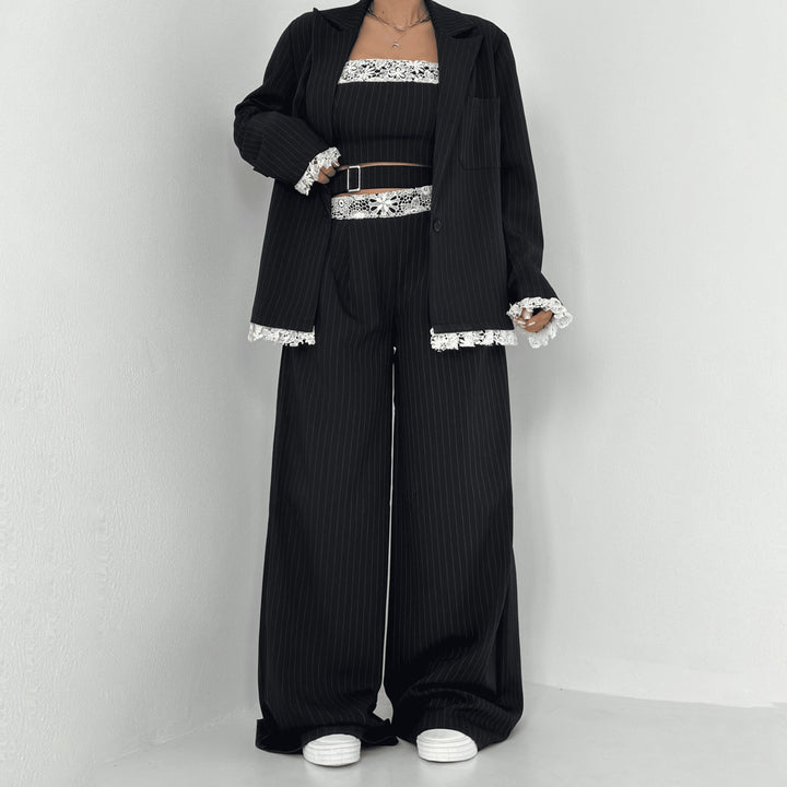 Kvinnor Elegant Tvådelat Set med Spetsdetaljer Mirla-Eva Jonsson