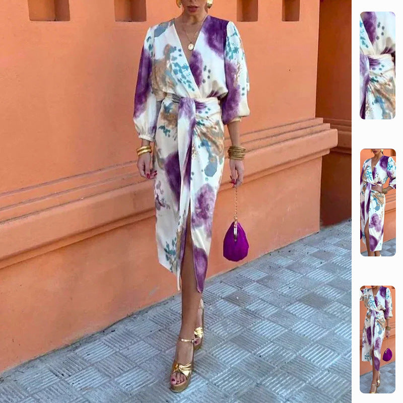 Kvinnor Elegant Utdraget Omslag Klänning med Blommönster och Vida Ärmar Mirla-Eva Jonsson