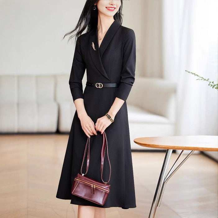 Kvinnor Elegant Wrap Klänning med Chic Slåkrage och Fitted Bälte Mirla-Eva Jonsson