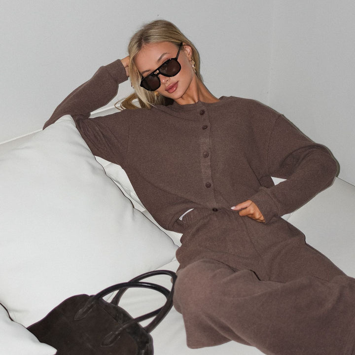 Kvinnor Elegant och Bekväm Jumpsuit med En Knapplås Mirla-Eva Jonsson