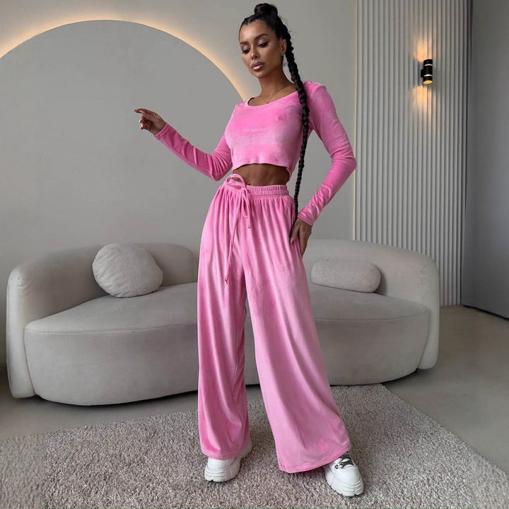 Kvinnor Elegant och Bekväm Lounge Set med Kortad Topp och Vida Byxor Mirla-Eva Jonsson