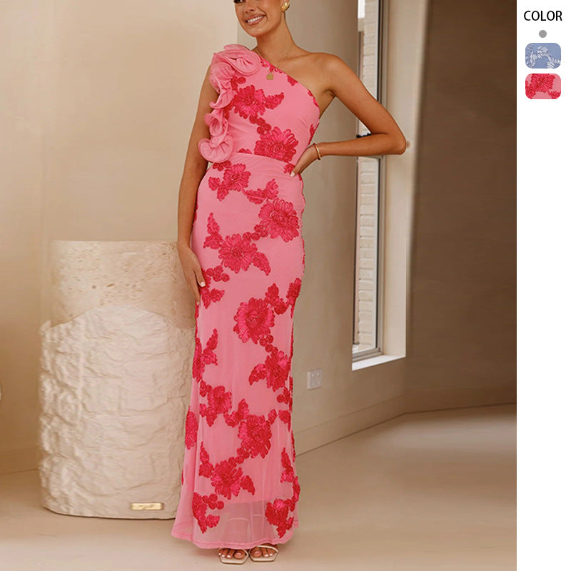 Kvinnor Elegant och figurnära Maxi klänning med asymmetrisk rem och blommiga applikationer-Eva Jonsson