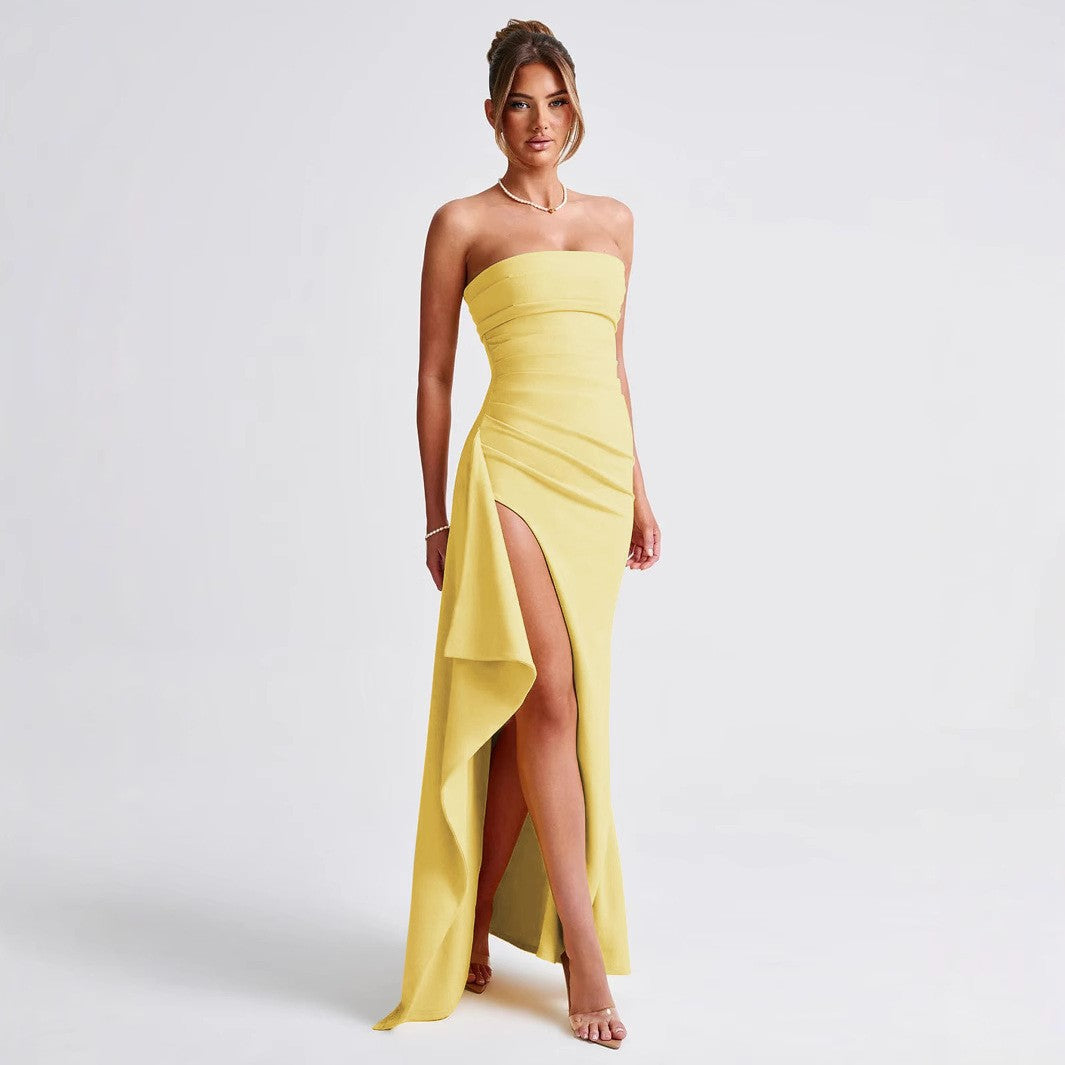 Kvinnor Elegant strapless aftonklänning med asymmetrisk slits Mirla-Eva Jonsson
