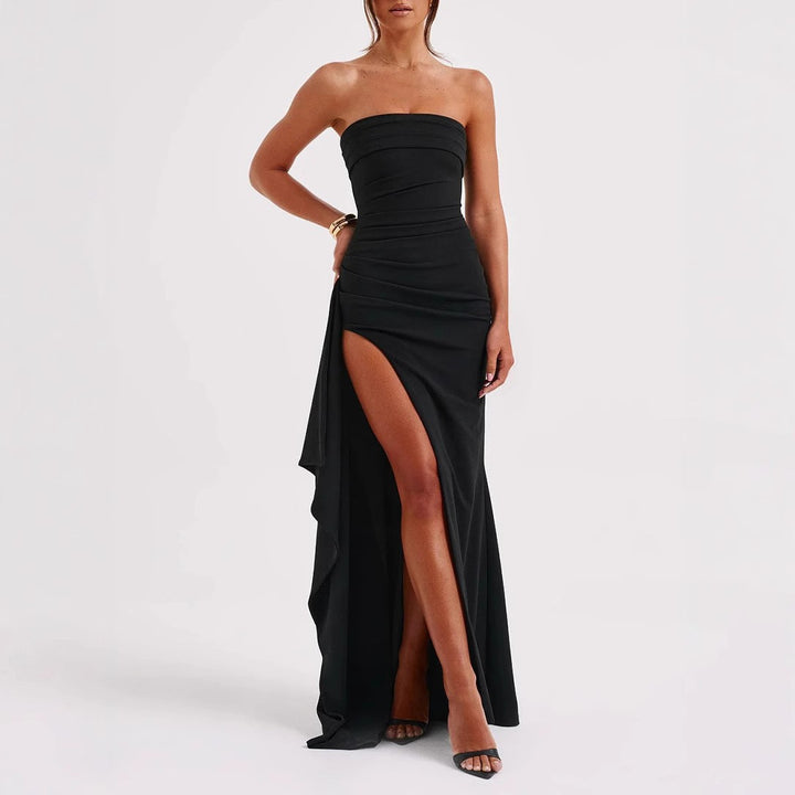 Kvinnor Elegant strapless aftonklänning med asymmetrisk slits Mirla-Eva Jonsson