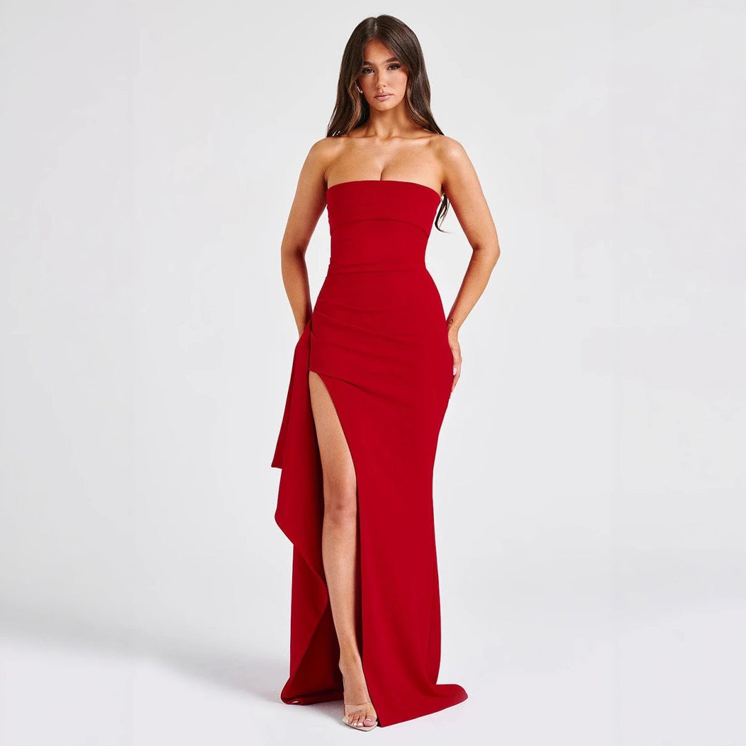 Kvinnor Elegant strapless aftonklänning med asymmetrisk slits Mirla-Eva Jonsson