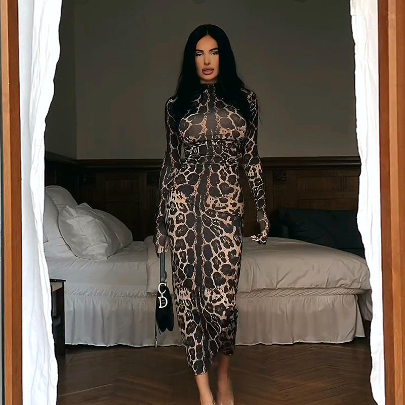Kvinnor Elegant transparent Maxi-klänning med leopardmönster och lång ärm Mirla-Eva Jonsson