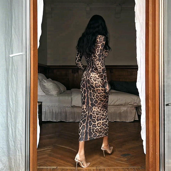 Kvinnor Elegant transparent Maxi-klänning med leopardmönster och lång ärm Mirla-Eva Jonsson