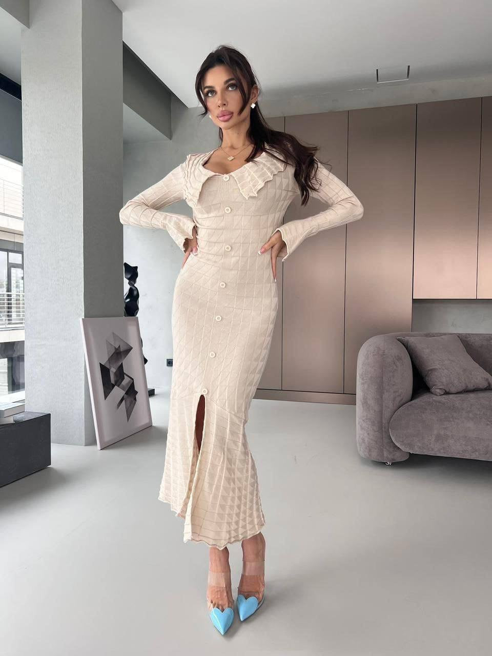 Kvinnor Figur-framhävd Maxi Klänning med Volanger och Sidslitsar Mirla-Eva Jonsson