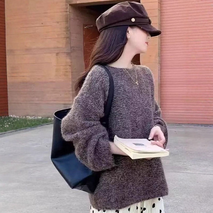 Kvinnor Fluffy Knit Tröja med Lös Passform Mirla-Eva Jonsson