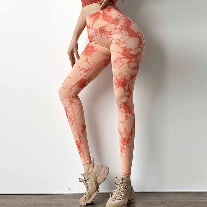 Kvinnor Högmidjade Leggings med trendigt tie-dye mönster och figursmickrande skärning Mirla-Eva Jonsson