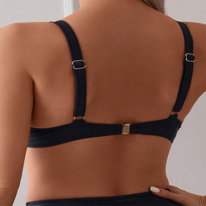 Kvinnor Högskuren bikini med eleganta detaljer Mirla-Eva Jonsson