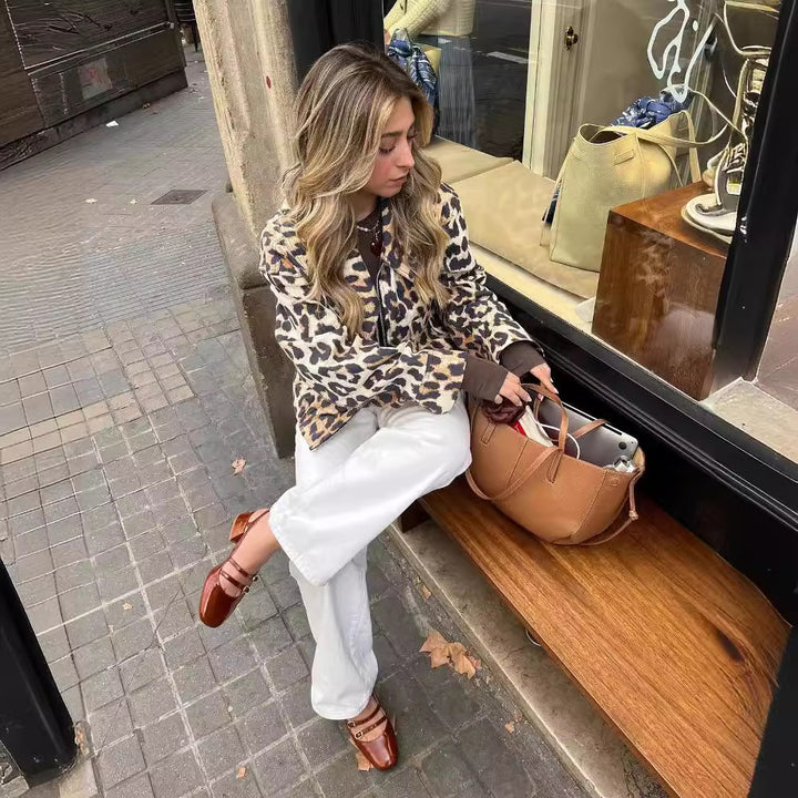 Kvinnor Kort Leopardjacka i Urban Stil med Praktiska Fickor Mirla-Eva Jonsson