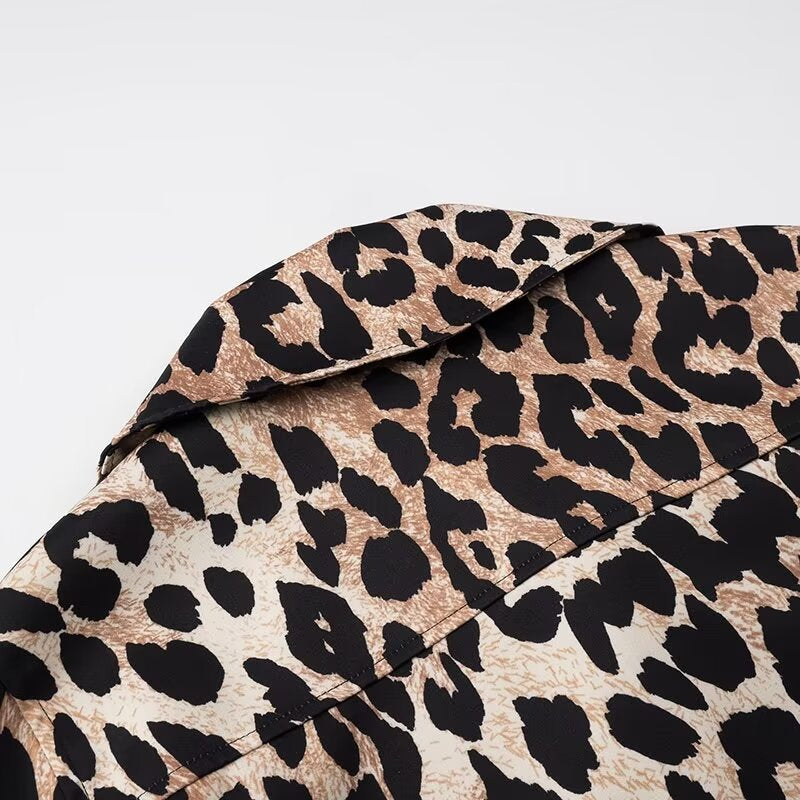 Kvinnor Kort Leopardjacka i Urban Stil med Praktiska Fickor Mirla-Eva Jonsson
