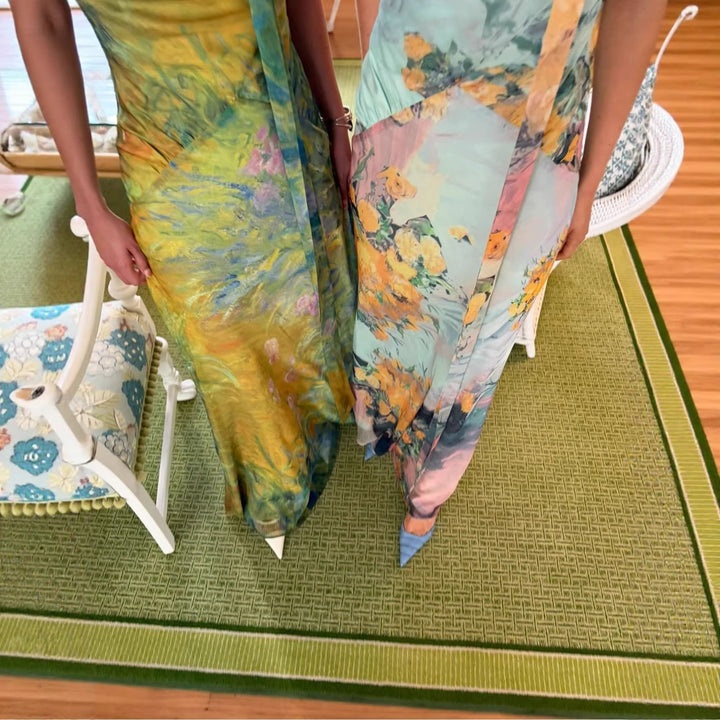 Kvinnor Lång Klänning med Blommönster och Hög Krage Mirla-Eva Jonsson