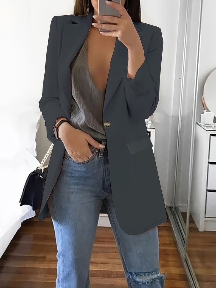 Kvinnor Modern Blazer med djup uringning och eleganta detaljer Mirla-Eva Jonsson