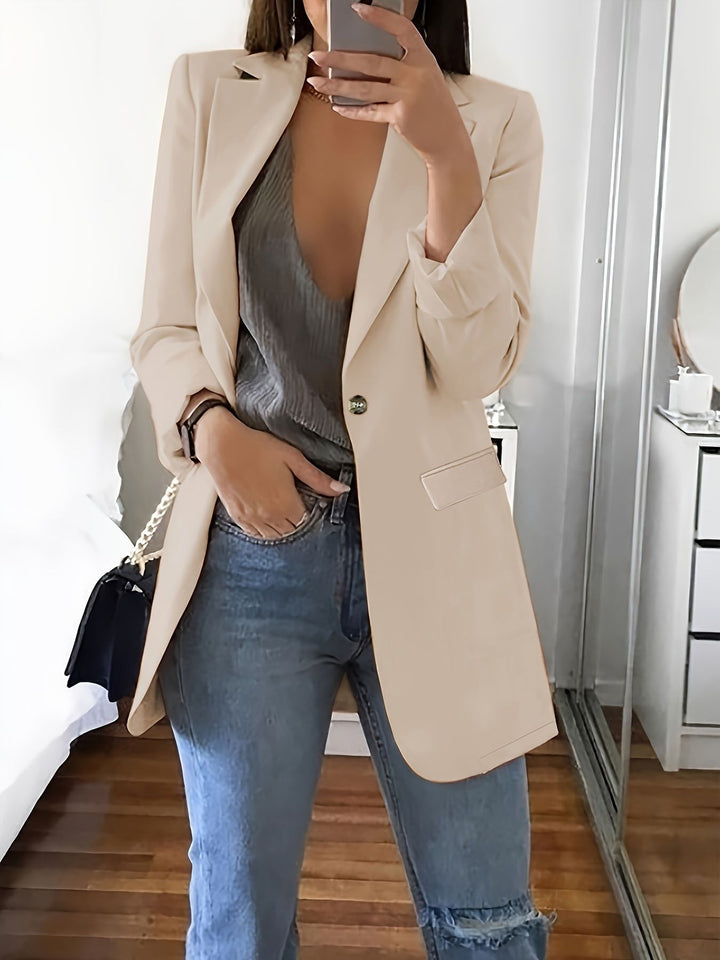 Kvinnor Modern Blazer med djup uringning och eleganta detaljer Mirla-Eva Jonsson